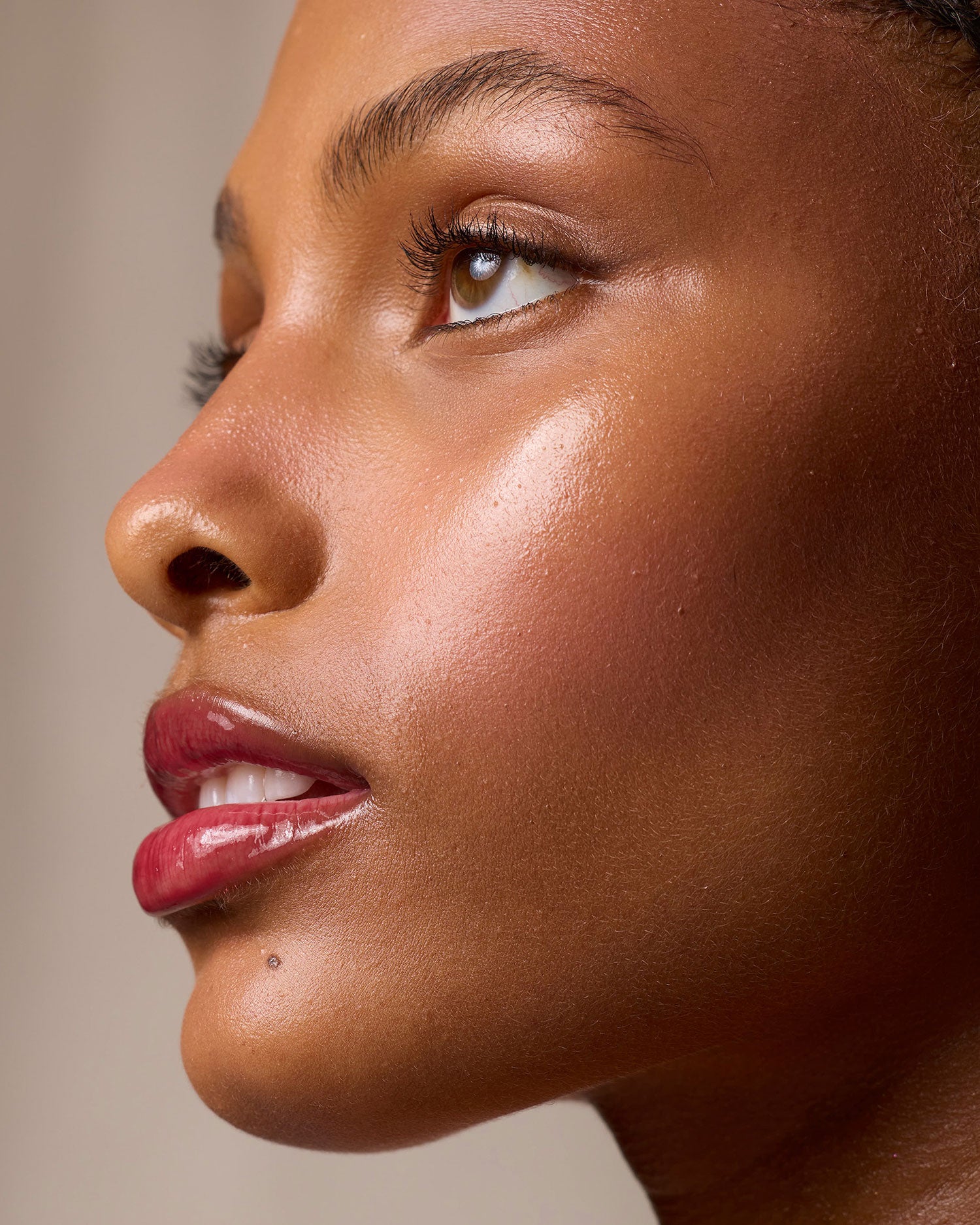 Glossy Lip Oil - Image 2